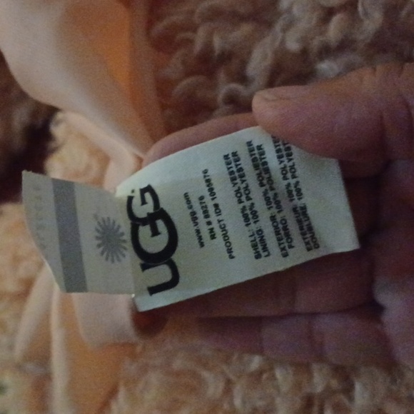 UGG LORRENA FAUX FUR JACKET NWT Large, creamy pink - Picture 6 of 8